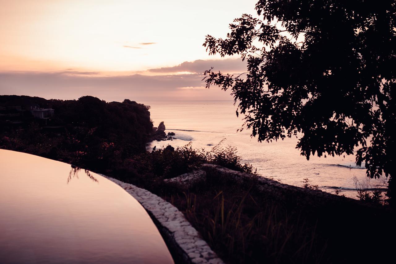 Hotel Suarga Padang Padang Uluwatu Exterior foto